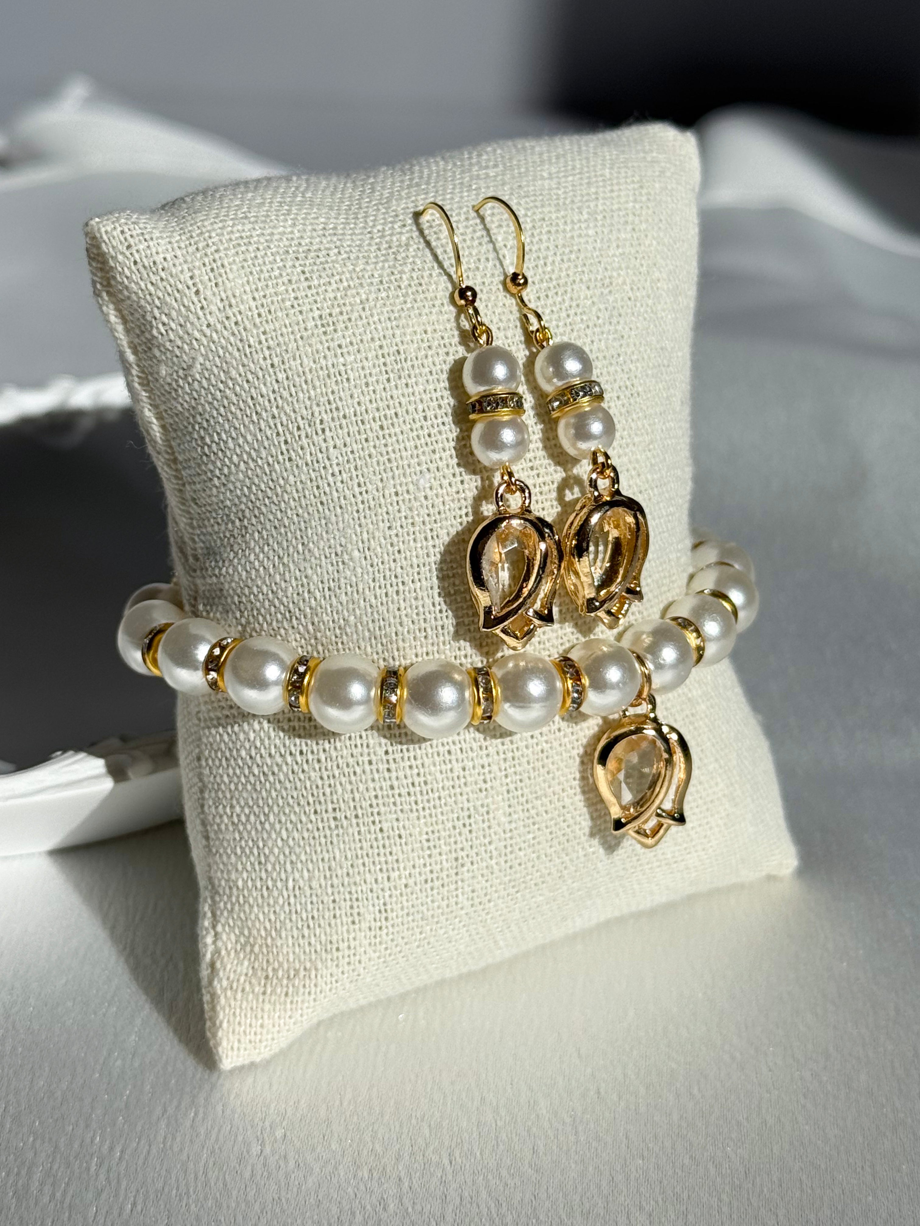 The Classic Pearl Drop Set