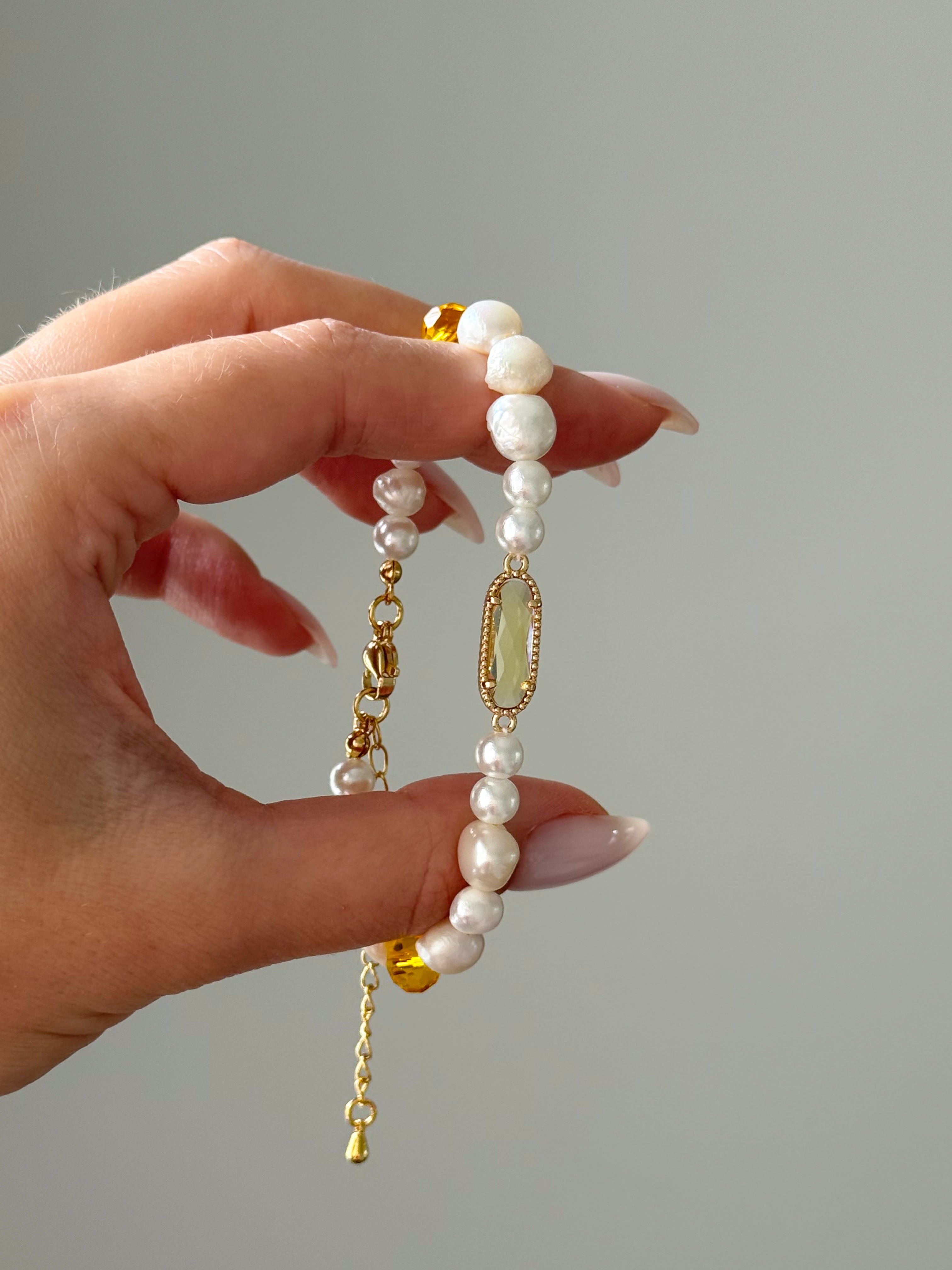 Honey Lumière Pearl Bracelet