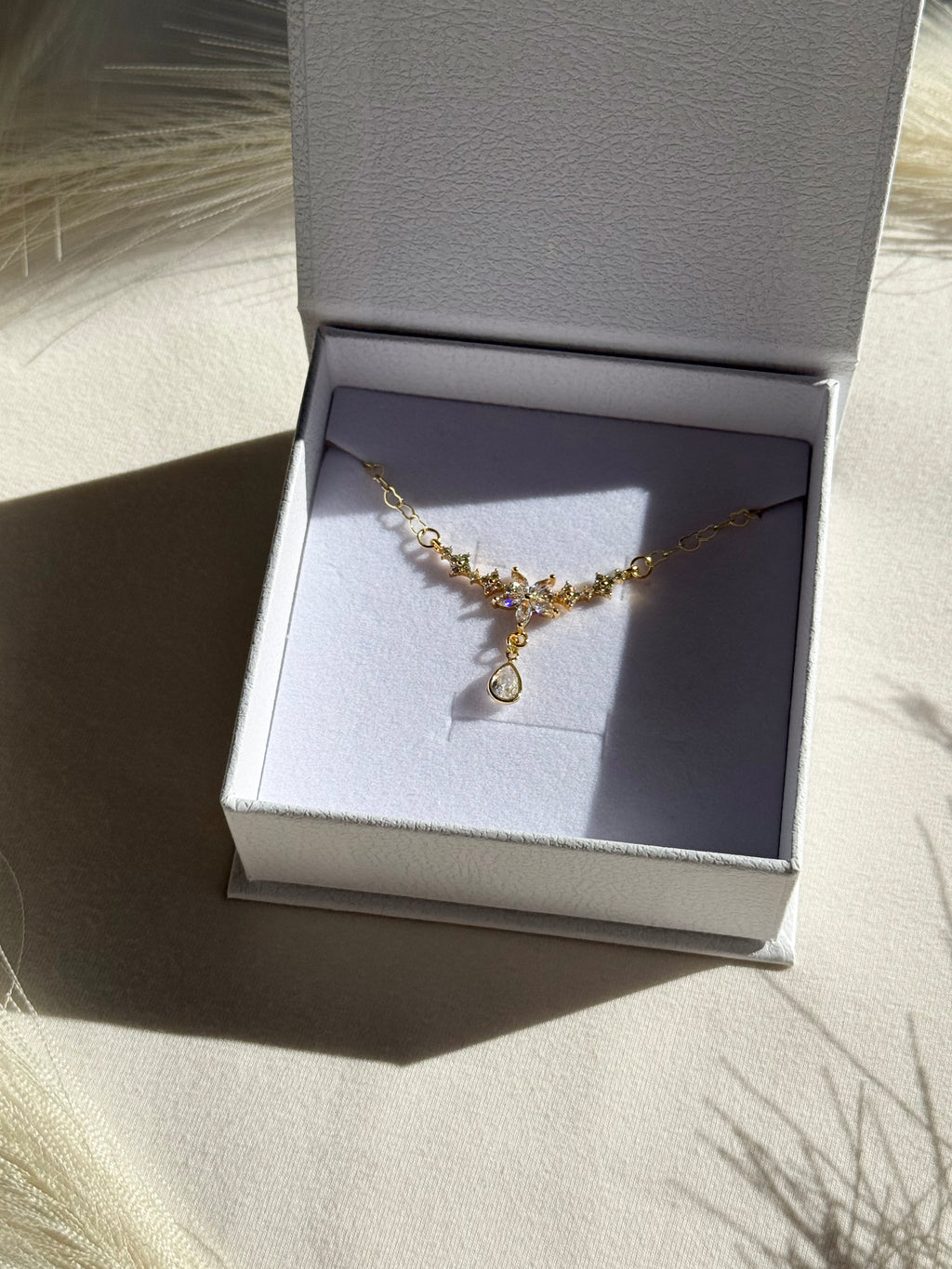 Fleur de Lumière Necklace